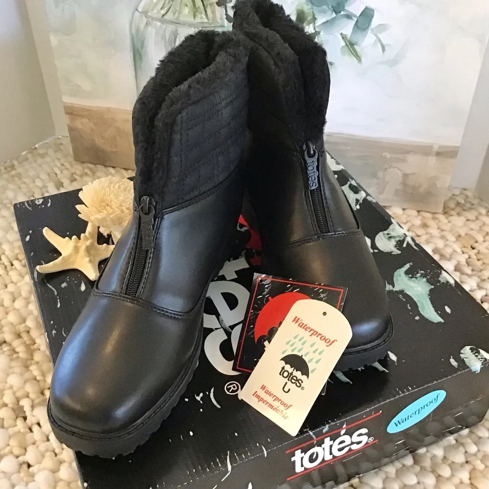 totes Women's Faux Fur/Quilted Waterproof Zip Boots, Size 9 NEW IN BOX
